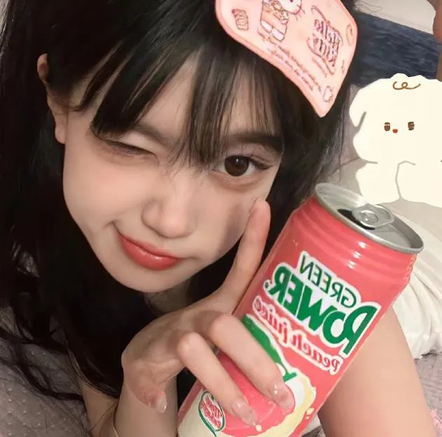 指尖相触，恋恋不舍